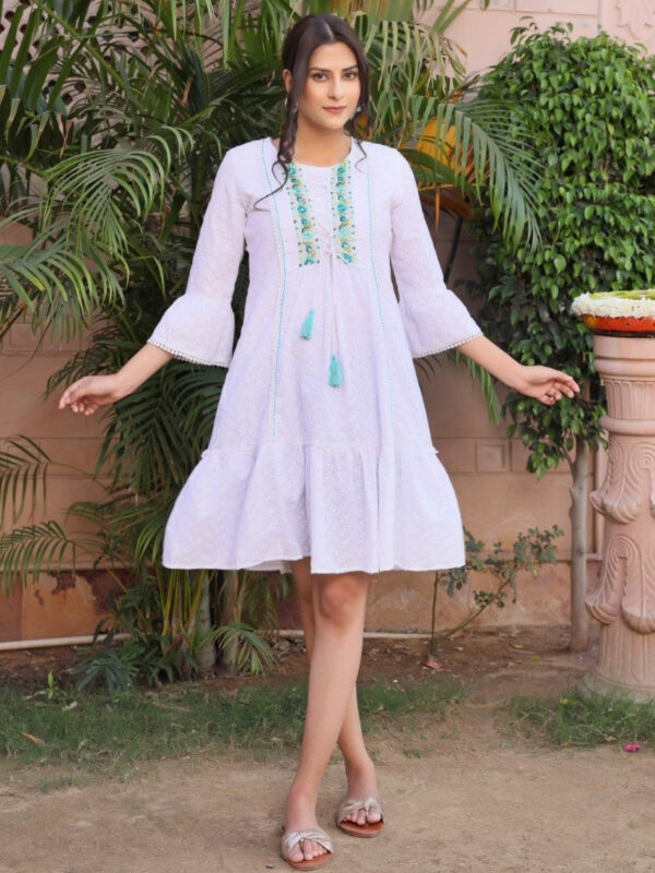 Short dress with handwork and self-printed cotton fabric - Image 5